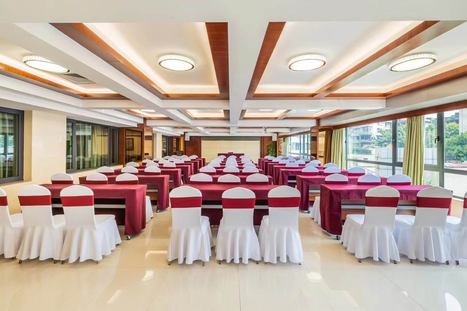 湖天宾馆(广州西华路流花湖公园店)-湖南厅会议室实拍照片