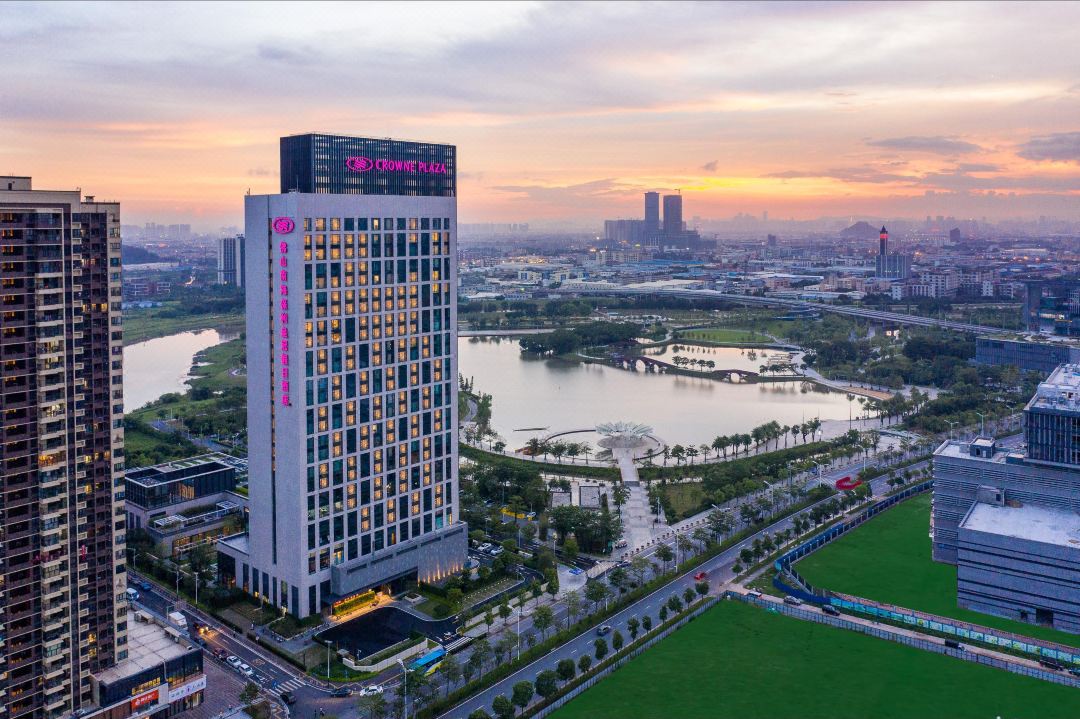 佛山南海利泰皇冠假日酒店