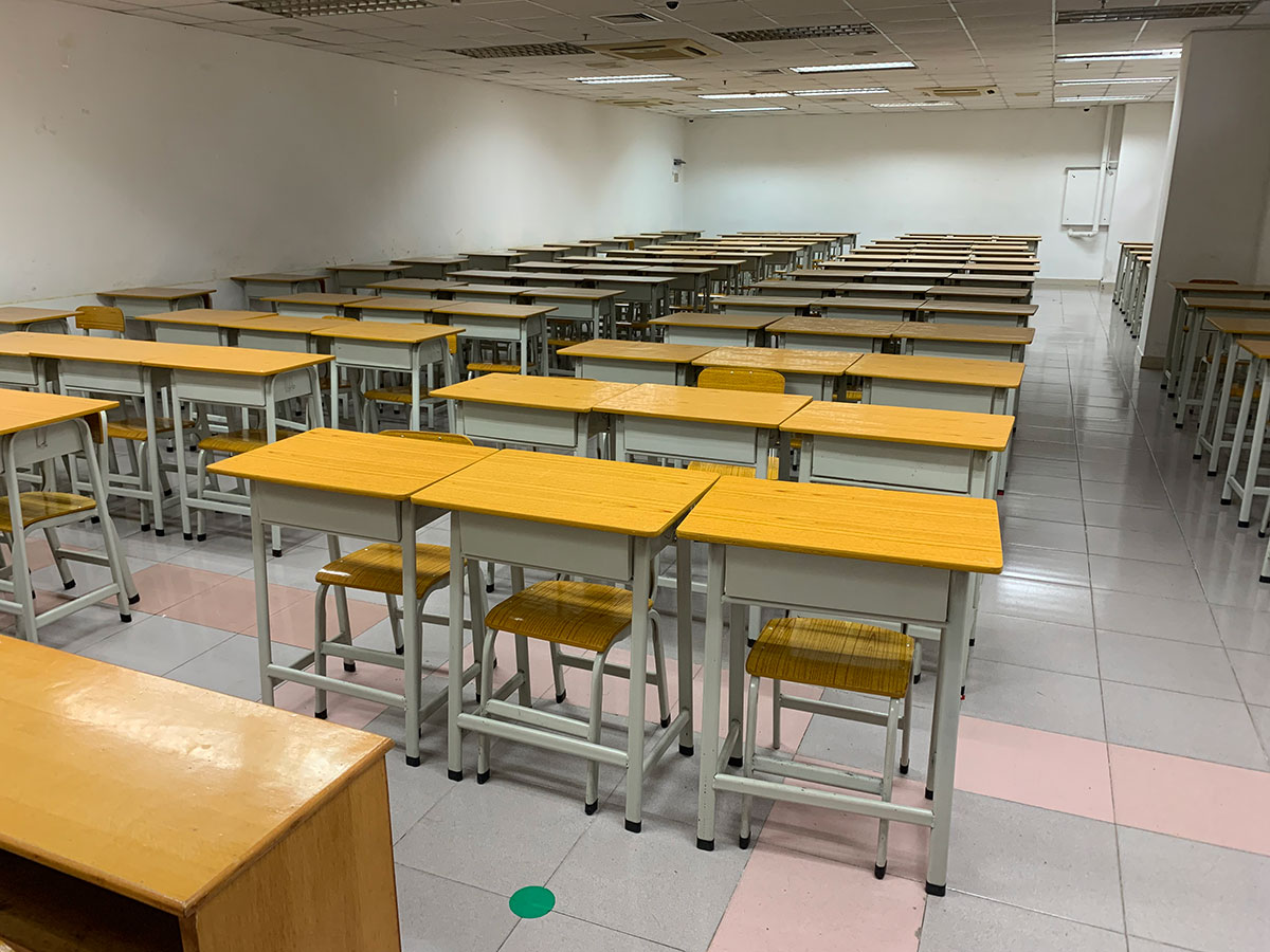 深圳赛格人才培训中心-第10教室会议室实拍照片