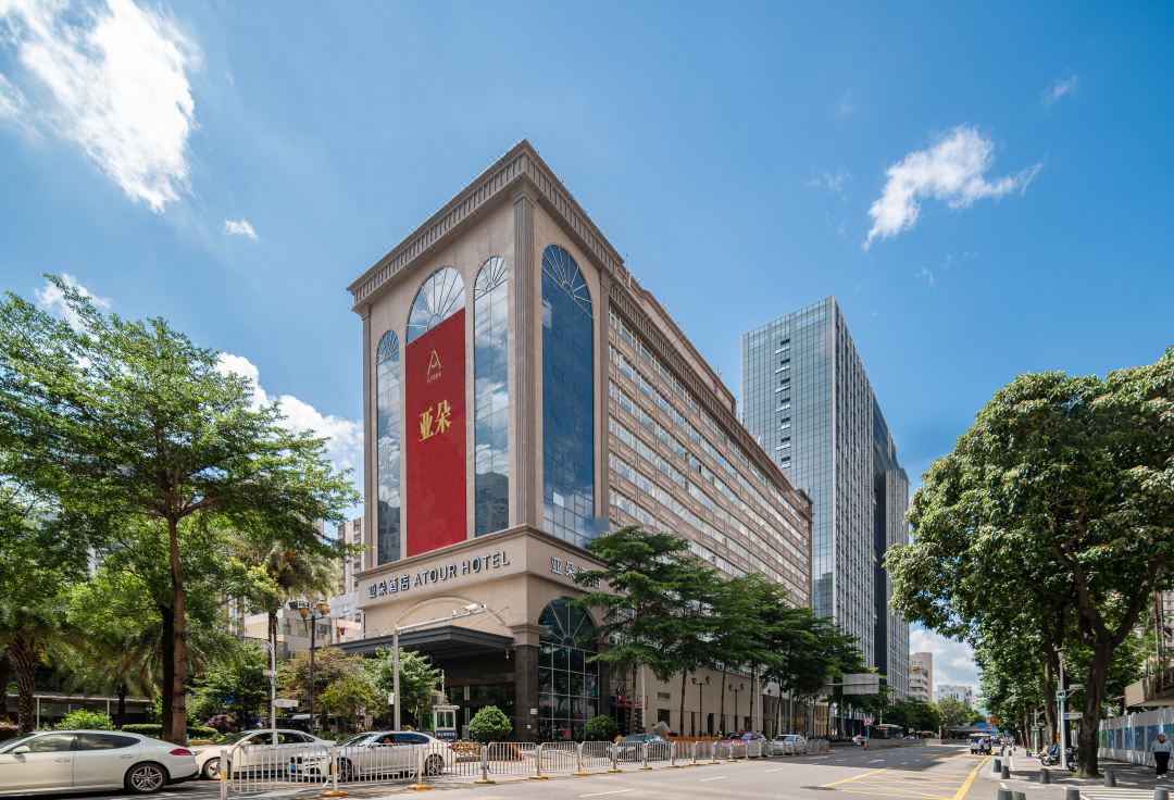 深圳罗湖万象城亚朵酒店
