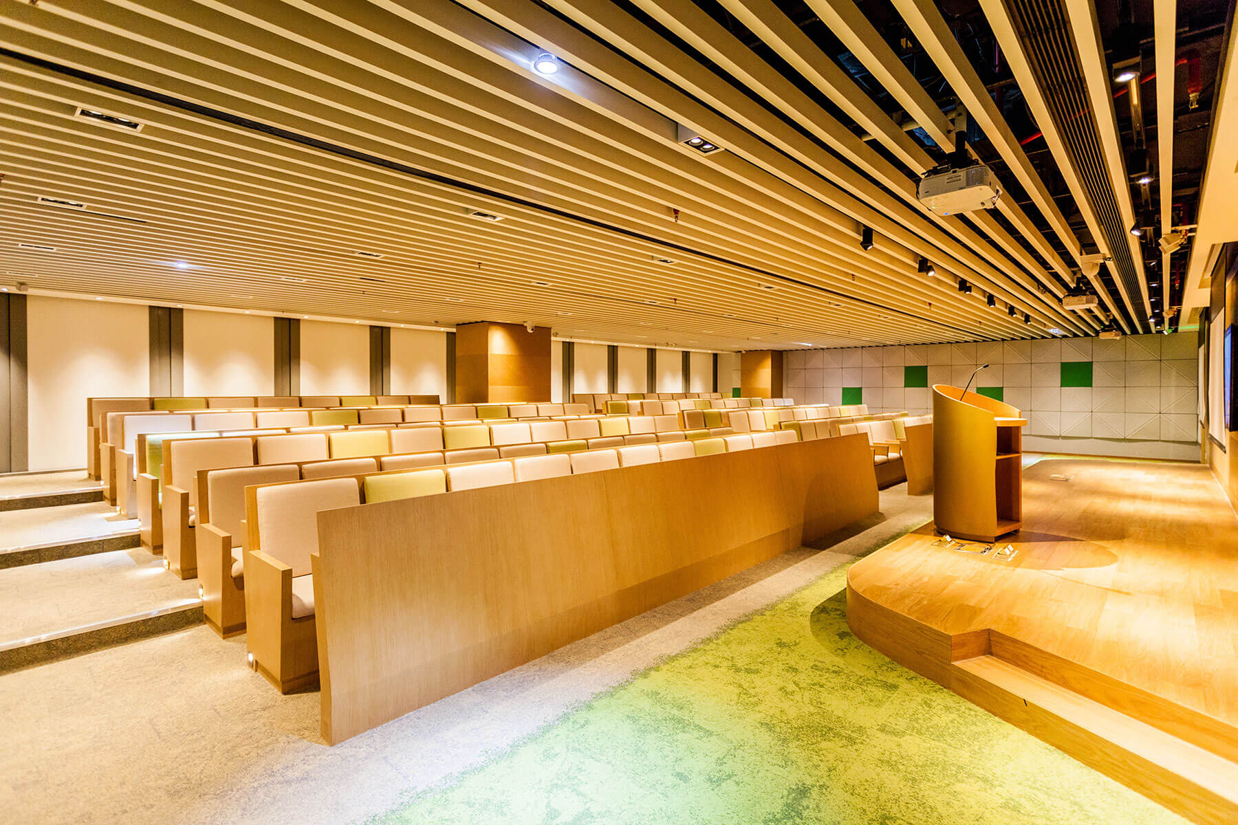 广州德事商务中心（周大福金融中心店）-礼堂会议室实拍照片