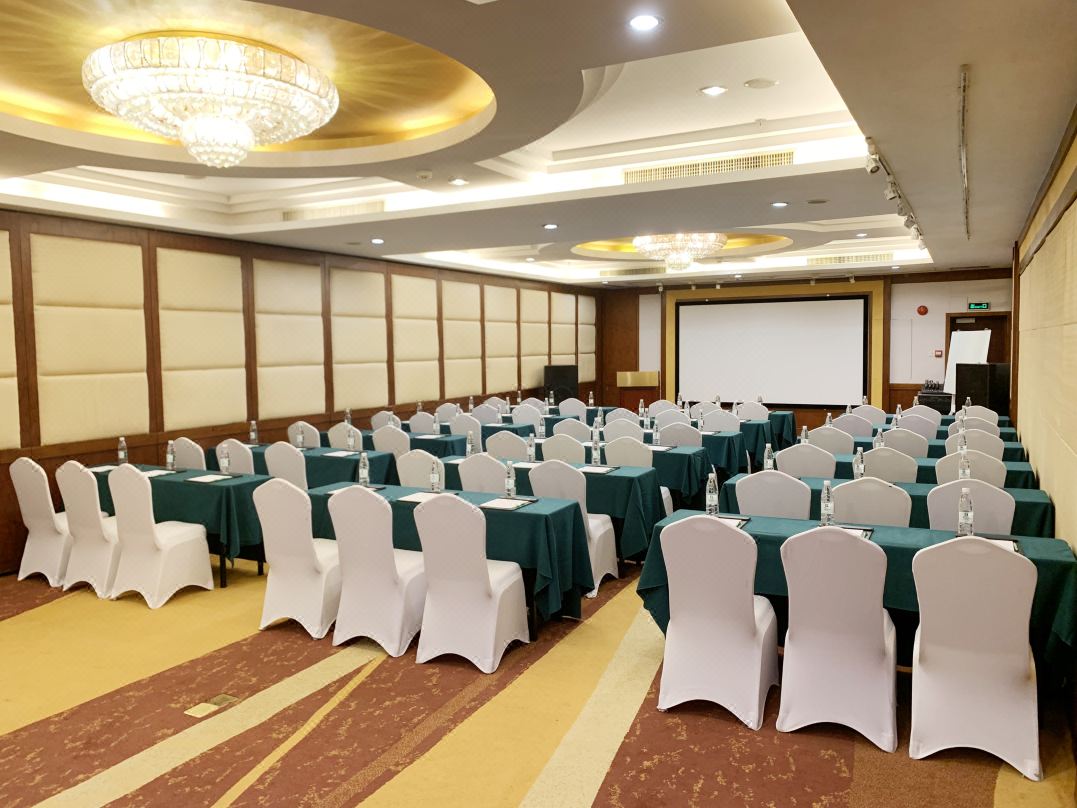 深圳东华假日酒店-豪华宴会厅会议室实拍照片